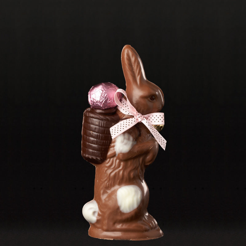 Stehender Hase mit Chrätzli