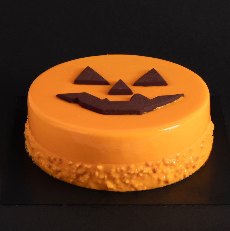 Passionsfrucht-Torte im Halloween-Look