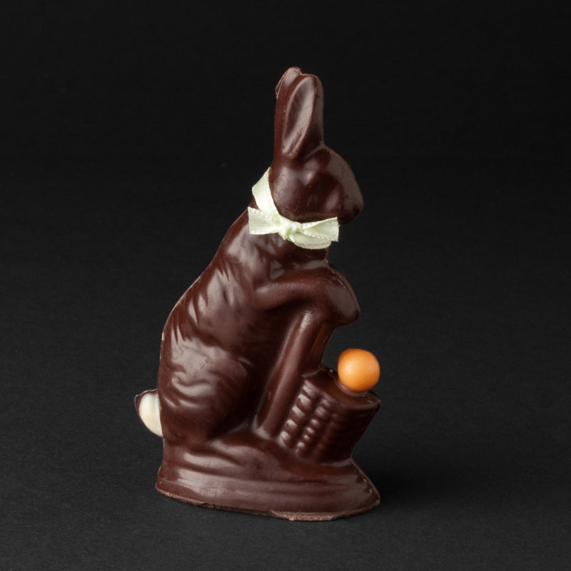 Nostalgiehase mit Korb